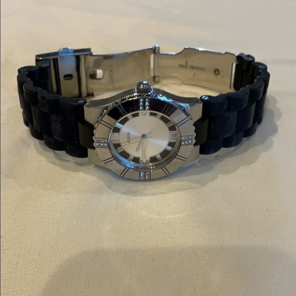 Elegant Guess Watch